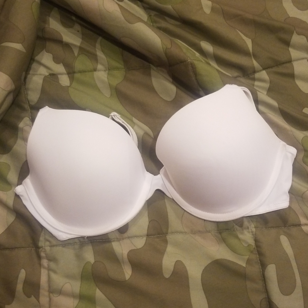 32D  Pink T-shirt bra